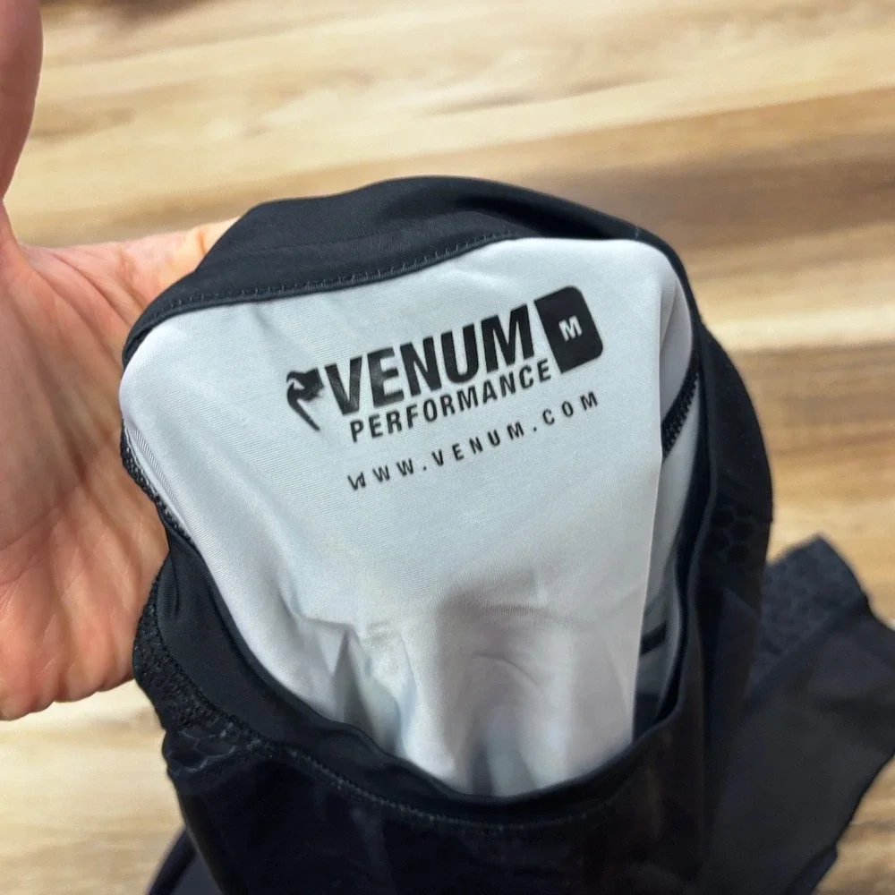 Venum Rash Guard Size M MMA BJJ Training Shirt Polyester Compression Black Gray